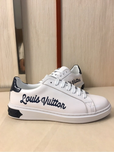 LOUIS VUITTON 루이비통 자수로고 스니커즈