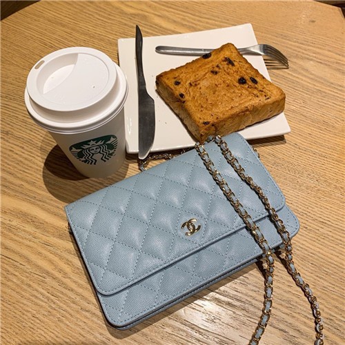 CHANEL 샤넬 WOC 캐비어 A33813