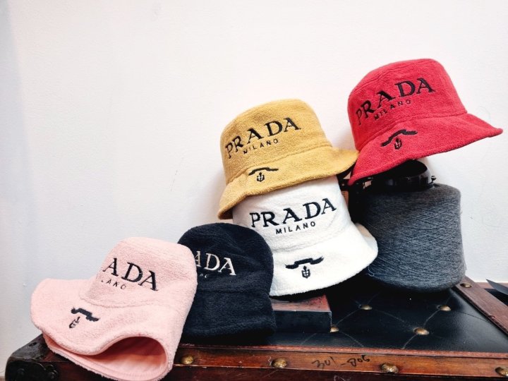 PRADA 프라다 니트 벙거지